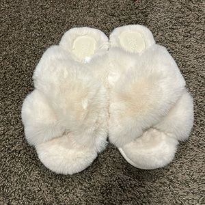 Stars Above Womens 7/8 Slippers White Fuzzy Slide Slip On Flat Slipper Shoes